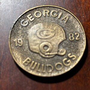 1982 UGA UNIVERSITY OF GEORGIA BULLDOGS FOOTBALL SCHEDULE COIN TOKEN MEDALLION